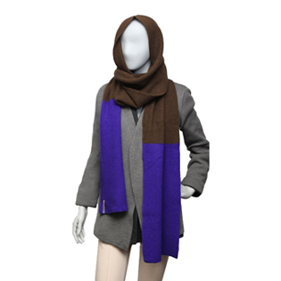 HOODED WOOL MUFFLER CHALK VIOLET & CHOCOLATE GOLD